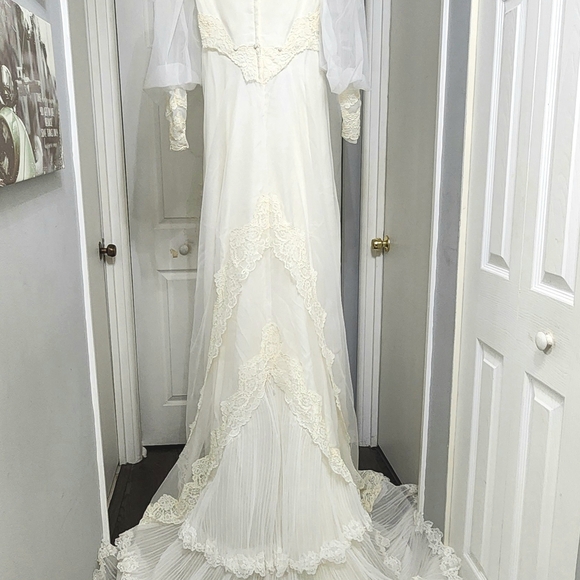 Vintage 80's White Lace Wedding Dress - Picture 7 of 16